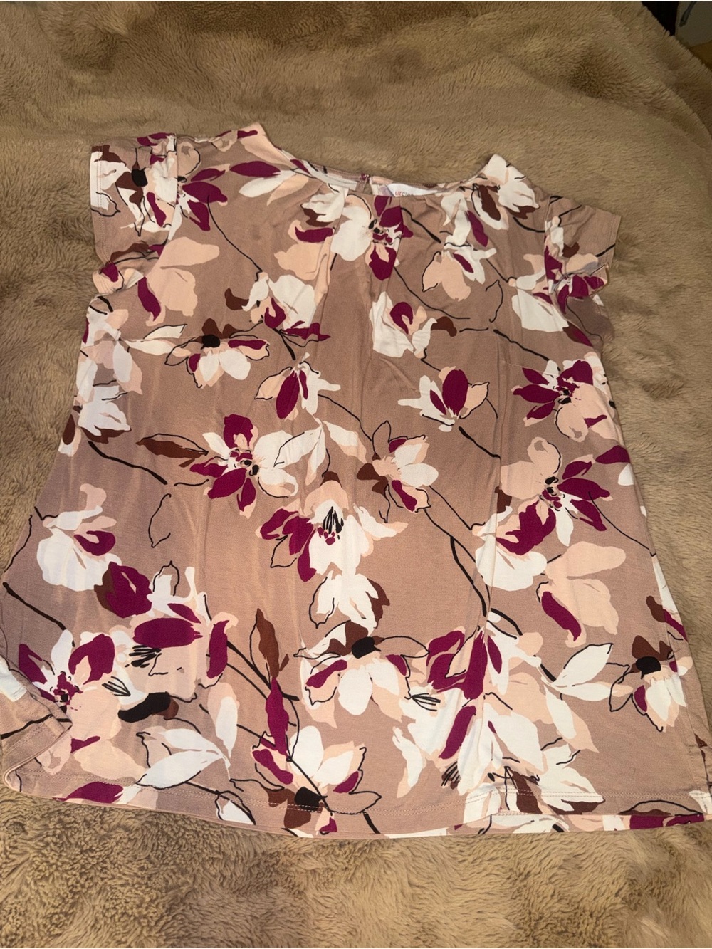Liz Claiborne Beige Floral Cap-Sleeve Blouse with White and Magenta Print